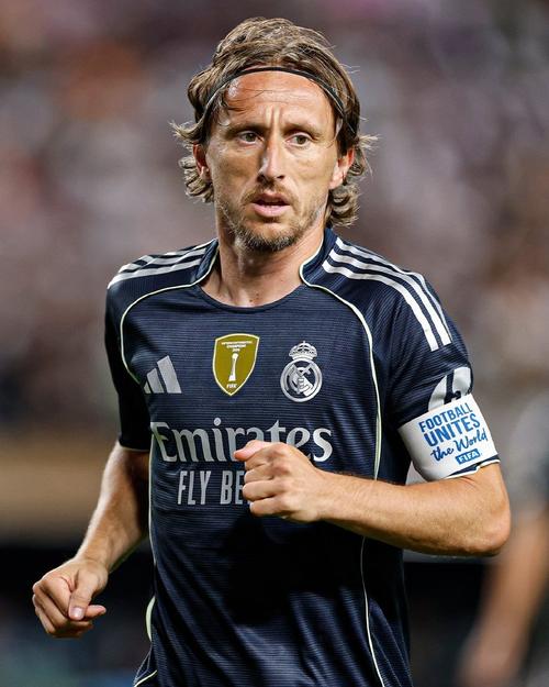 惨败！尤文0-4亚特兰大五连胜终结 麦肯尼送点弗拉霍维奇替补送礼