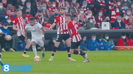 为什么客队球员在进入主场球场前会进行更为严谨的场地反光测试