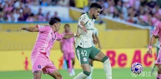 巴拉克：拜仁希望和于帕续约，但他想要加薪需用表现说话